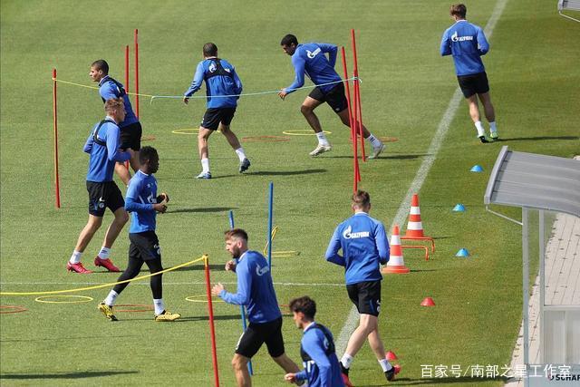 半场：武汉三镇主场0-0津门虎 卡迪斯击中横梁