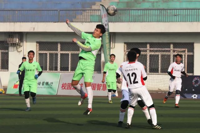 维拉拟以3000万欧敲定日门将，马丁内斯接近加盟尤文
